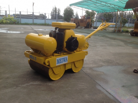 ขายรถบดเดินตามTacomมือสองญี่ปุ่นสั่นสเทือนได้มีหลายเครื่อง