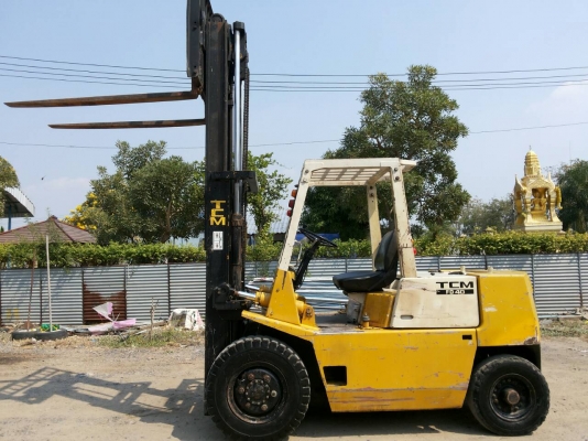 ขายรถโฟคลิฟต์TCMสภาพดี220000บาทครับ