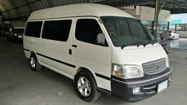 รถตู้หัวจรวดหลังคาสูง3000ดีเซลปี05เบาะ3แถว*ฟรีดาวน์