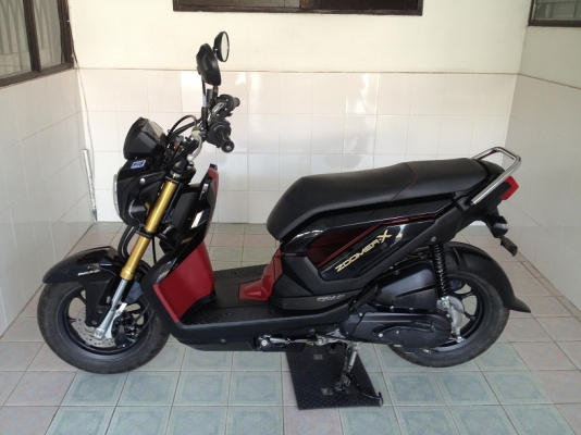 Zoomer-x ตัวTOP วิ่ง5000 รถ9เดือน (ของแถม 4 รายการ)