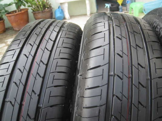ขายยางน้องๆป้ายแดง Bridgestone ecopia ep150 175/65r14 ยางผลิตสัปดาห์ที่30ปี2014 สนใจติดต่อเล็กคลองสามครับ 081-3747940