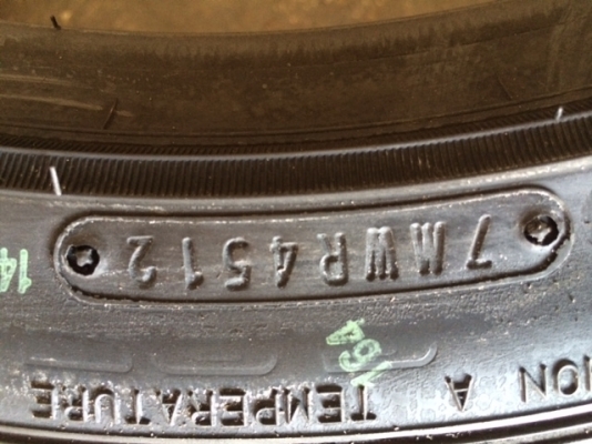 ขายยางใหม่เก่าปีdunlop 205/45 r 17 ปลายปี 12 กะทะแม็กมือสอง 5 รู 17' ชุดละ 16,000 คับ ขายยางใหม่เก่าปีdunlop 205/45 r 17 ปลายปี 12 กะทะแม็กมือสอง 5 รู 17' ชุดละ 16,000 คับ