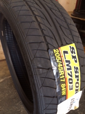 ขายยางใหม่เก่าปีdunlop 205/45 r 17 ปลายปี 12 กะทะแม็กมือสอง 5 รู 17' ชุดละ 16,000 คับ ขายยางใหม่เก่าปีdunlop 205/45 r 17 ปลายปี 12 กะทะแม็กมือสอง 5 รู 17' ชุดละ 16,000 คับ