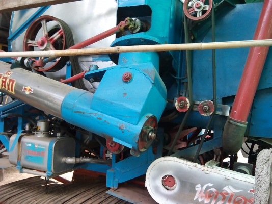 ขายรถเกี่ยวข้าว เกษตรพัฒนา อุ้ม 2.5 ตันรุ่นปลดหนี้ตัวใหญ่  ปี 53  หน้าเกียว 3.3 เมตรตัวเดิน 10