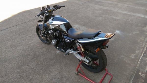 ขายคับ HONDA CB400 ปี95 เวอร์ชั่นR ของแต่งล้น ท่อแต่ง ไทเทเนียมทั้งเส้น ท้ายแต่ง โซ่สเตอร์เต็ม แฮนด์บาร์ บังโคลนหน้าแต่ง อินวอยส์ สรรพสามิตร สวยๆ คับ ราคา 63500 บาท ส่งได้ทั่วไทยคับ สนใจติดต่อ 081-0578282 ไอดีไลน์ POPBIGBIKESAKON คับ สนใจรถสวย ถูก ดี ต้อง