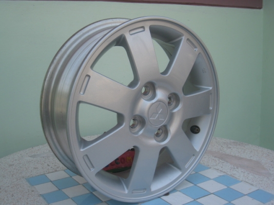 ขายล้อแม็ก Mitsu mirage 14" สนใจติดต่อเล็กคลองสามครับ 081-3747940