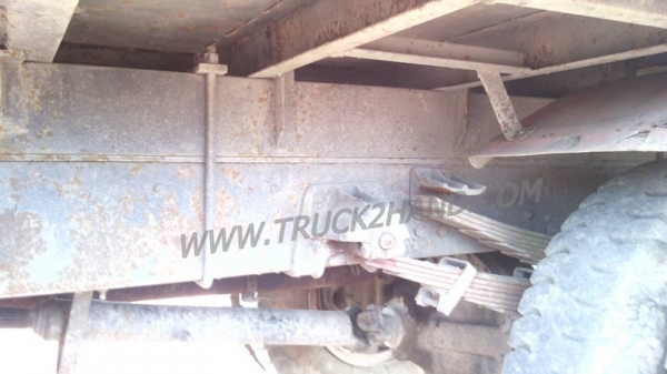 รถบรรทุก 6 ล้อ HINO  KR   150  แรงม้า  ปีจดทะเบียน  2527