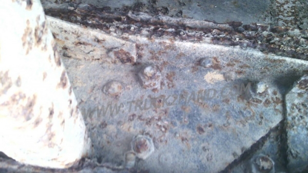 รถบรรทุก 6 ล้อ HINO  KR   150  แรงม้า  ปีจดทะเบียน  2527