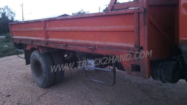 รถบรรทุก 6 ล้อ HINO  KR   150  แรงม้า  ปีจดทะเบียน  2527