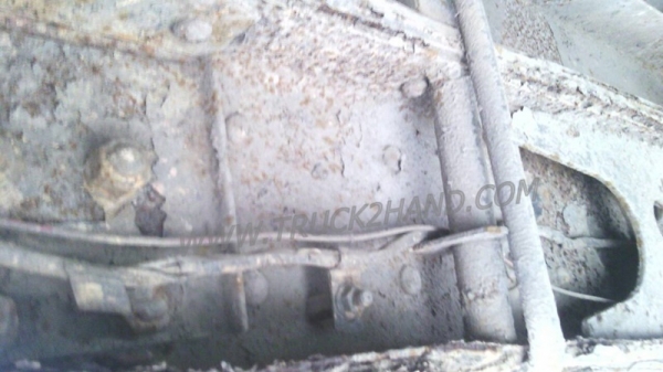 รถบรรทุก 6 ล้อ HINO  KR   150  แรงม้า  ปีจดทะเบียน  2527