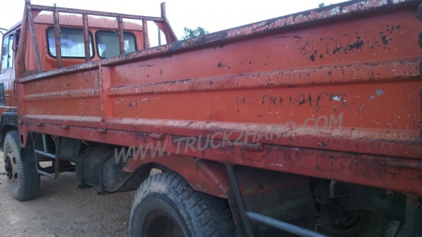 รถบรรทุก 6 ล้อ HINO  KR   150  แรงม้า  ปีจดทะเบียน  2527