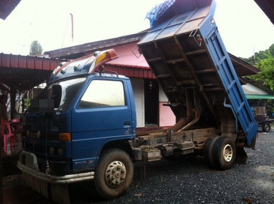 ISUZU NPR