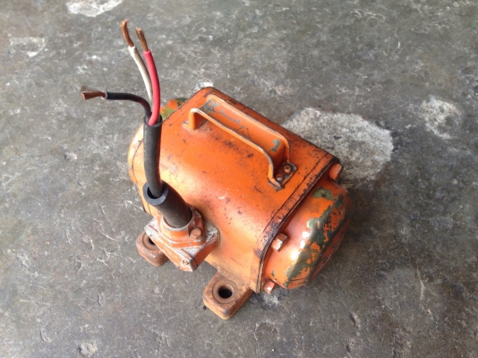 ขายมอเตอร์สั่น-เขย่า Mikasa 1/3HP. 380V made in Japan สภาพสวย สั่นแรง วิ่งนิ่ม พร้อมใช้งาน