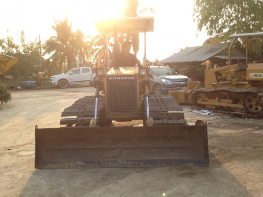 ขายด่วนรถแทรคเตอร์ตีนตะขาบ komatsu D20PL-6 เก่าใน สภาพดี พร้อมใช้งาน