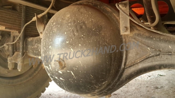 รถบรรทุก 6 ล้อ ติดเครน ยี่ห้อ NISSAN  180  แรงม้า  เครนขนาด 5 ตัน