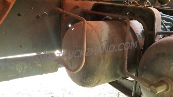 รถบรรทุก 6 ล้อ ติดเครน ยี่ห้อ NISSAN  180  แรงม้า  เครนขนาด 5 ตัน