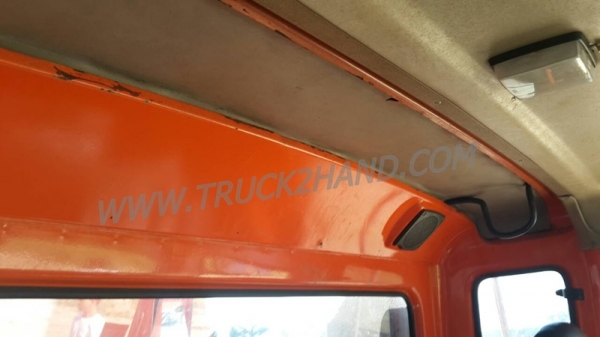 รถบรรทุก 6 ล้อ ติดเครน ยี่ห้อ NISSAN  180  แรงม้า  เครนขนาด 5 ตัน