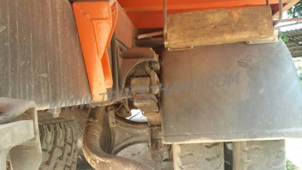 รถบรรทุก 6 ล้อ ติดเครน ยี่ห้อ NISSAN  180  แรงม้า  เครนขนาด 5 ตัน