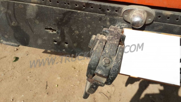 รถบรรทุก 6 ล้อ ติดเครน ยี่ห้อ NISSAN  180  แรงม้า  เครนขนาด 5 ตัน