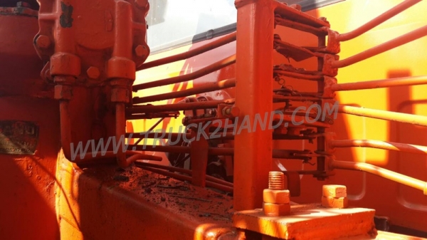 รถบรรทุก 6 ล้อ ติดเครน ยี่ห้อ NISSAN  180  แรงม้า  เครนขนาด 5 ตัน