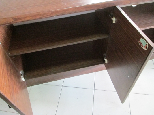 ขอบคุณครับเฮียวิเชียร  โทรฯเลย ตู้โชว์ โต๊ะโชว์  สวยมาก  สภาพสวยจริง   ขายครับ   พร้อมส่ง