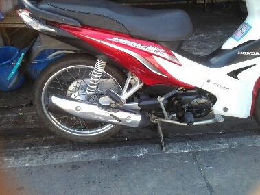 เวฟ110iปี55ตาท มือ