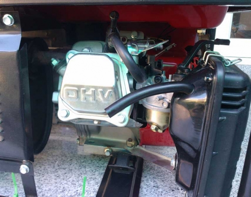 ขายเครื่องปั่นไฟเครื่องเบนซิน สภาพดี ใช้น้อยมาก