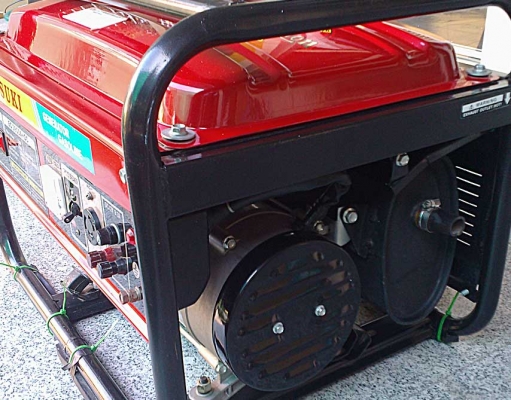 ขายเครื่องปั่นไฟเครื่องเบนซิน สภาพดี ใช้น้อยมาก