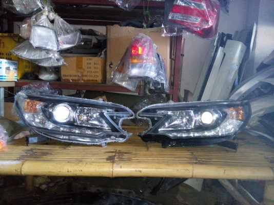 ไฟหน้า CRV ปี2015 ของแท้มือสอง ราคา ต่อข้าง ไฟหน้า CRV ปี2015 ของแท้มือสอง ราคา ต่อข้าง