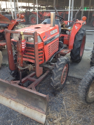 Kubota L2605 เก่าไทย ใบมีดดันดิน พร้อมผาน 6