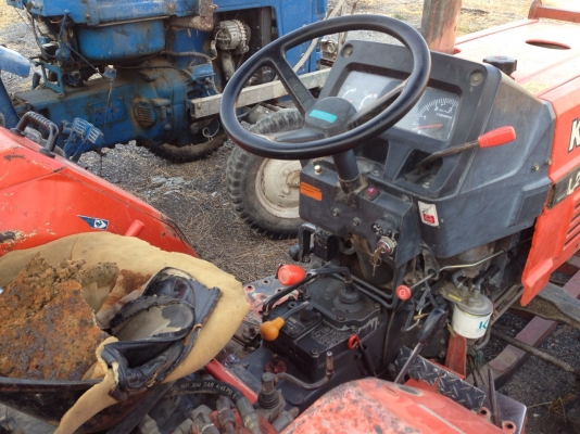 Kubota L2605 เก่าไทย ใบมีดดันดิน พร้อมผาน 6