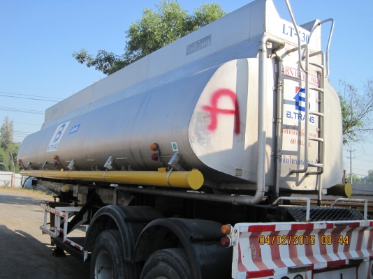 หางเทเลอร์แสตนเลส บรรจุน้ำ มีทั้งหมด 7 คัน