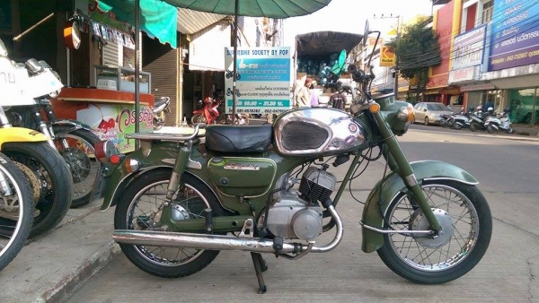 คลาสสิคตัวเก๋าคับ SUZUKI K125 M1ท่อคู่ ทะเบียนพร้อมโอน เดิมๆของครบ แปลงCDI เรียบร้อย ระบบไฟออกหมด ปั๊มออโต้ลูปใช้ได้ปกติ สตาทมือใช้ได้ แบตเตอรี่ใหม่ พร้อมใช้งานคับ สวยๆ ราคา 32500 บาท ส่งได้ทั่วไทยคับ สนใจติดต่อ 081-0578282 ไอดีไลน์ POPBIGBIKESAKON คับ สน