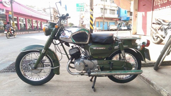 คลาสสิคตัวเก๋าคับ SUZUKI K125 M1ท่อคู่ ทะเบียนพร้อมโอน เดิมๆของครบ แปลงCDI เรียบร้อย ระบบไฟออกหมด ปั๊มออโต้ลูปใช้ได้ปกติ สตาทมือใช้ได้ แบตเตอรี่ใหม่ พร้อมใช้งานคับ สวยๆ ราคา 32500 บาท ส่งได้ทั่วไทยคับ สนใจติดต่อ 081-0578282 ไอดีไลน์ POPBIGBIKESAKON คับ สน