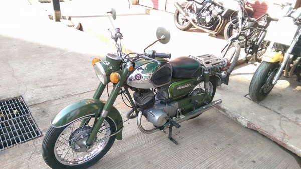 คลาสสิคตัวเก๋าคับ SUZUKI K125 M1ท่อคู่ ทะเบียนพร้อมโอน เดิมๆของครบ แปลงCDI เรียบร้อย ระบบไฟออกหมด ปั๊มออโต้ลูปใช้ได้ปกติ สตาทมือใช้ได้ แบตเตอรี่ใหม่ พร้อมใช้งานคับ สวยๆ ราคา 32500 บาท ส่งได้ทั่วไทยคับ สนใจติดต่อ 081-0578282 ไอดีไลน์ POPBIGBIKESAKON คับ สน