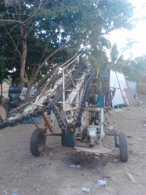 ขายรถตัดอ้อย ของออสเตเลีย 0870702641 ตุ้มครับผม