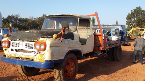 ขายด่วนหกล้อหน้ายาวหางปลาขึ้น แบ็คโฮ รถเกี่ยวเอกสารใบซื้อขายราคาเบาๆโทร0843923995