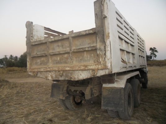 ขายรถบรรทุกรถแบคโฮ MITSOFUSO FN 527MA เบรคใหญ่10 เกียร์ 2 เพลาดั้มทะเบียนเต็มชุดโอนพร้อม