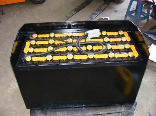 ขายให้เช่า แบตเตอรี่รถฟอรค์ลิฟท์ไฟฟ้า