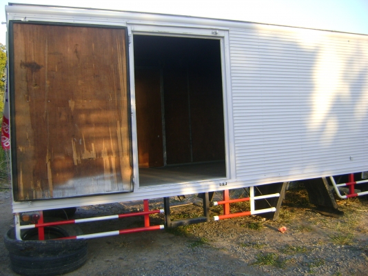 ตู้แห้ง  ยาว 5.50 เมตร   ราคา  45,000  บาท