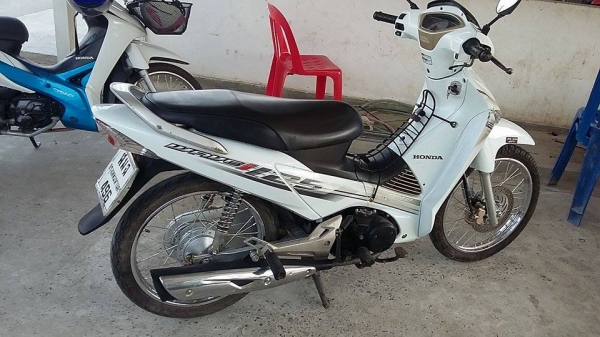 ขาย  Wave 125i  ตัวท่อดำ สีขาว