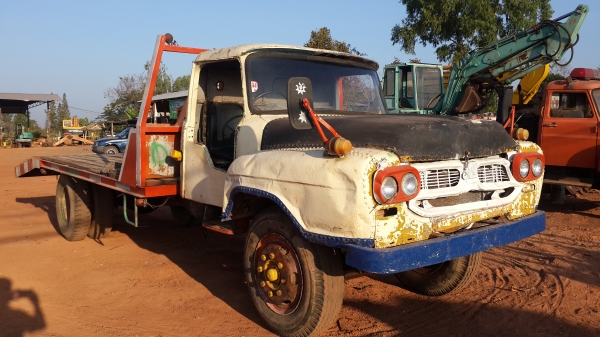 ขายด่วนหกล้อหน้ายาวหางปลาขึ้น แบ็คโฮ รถเกี่ยวเอกสารใบซื้อขายราคาเบาๆโทร0843923995