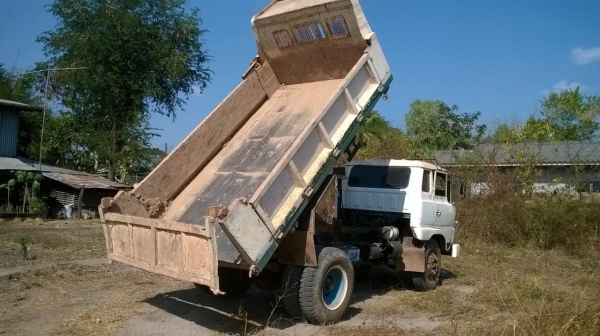 ขายต่อดาวน์ 6 ล้อดั้ม KL300 เครื่อง+เกียร์ EH700 168 แรงม้า เฟืองท้ายใหญ่จัมโบ้ พวงมาลัยพาวเวอร์ ยางเต็มทั้ง 6 เส้น ทะเบียนเต็มพรัอมโอน