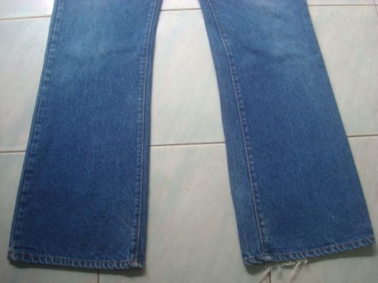 รหัส0680 ยีนส์ Levi's 517 ผ้าทราย ของแท้ เอว 37 ยาว 31 แซ็กดำ แป็กเงิน ขาม้า รุ่นเก่า รุ่นเก๋าต้องไม่พลาด รหัส0680 ยีนส์ Levi's 517 ผ้าทราย ของแท้ เอว 37 ยาว 31 แซ็กดำ แป็กเงิน ขาม้า รุ่นเก่า รุ่นเก๋าต้องไม่พลาด