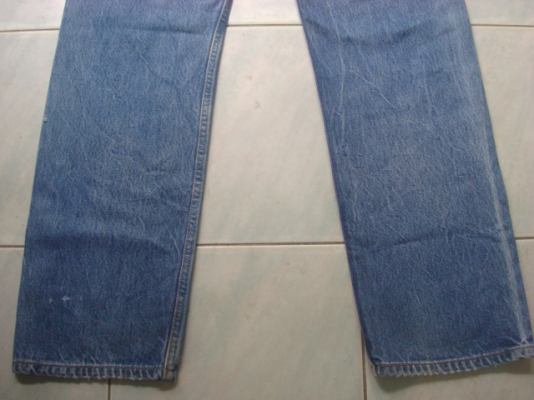 รหัส0748 ยีนส์Levi's 501 ผ้าทราย ของแท้ มือสอง เอว 34นิ้วครึ่ง ยาว 30 made in usa