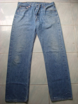 รหัส0748 ยีนส์Levi's 501 ผ้าทราย ของแท้ มือสอง เอว 34นิ้วครึ่ง ยาว 30 made in usa