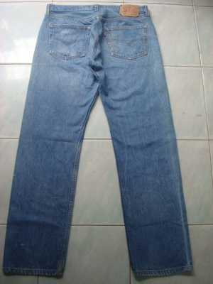 รหัส0748 ยีนส์Levi's 501 ผ้าทราย ของแท้ มือสอง เอว 34นิ้วครึ่ง ยาว 30 made in usa