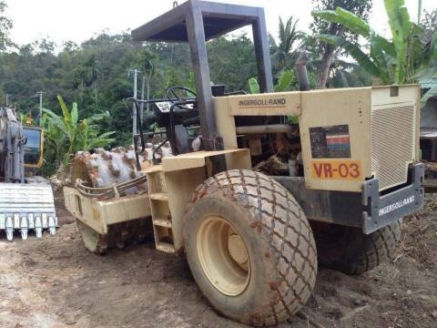 รถบด อิงเกอร์โซแลนด์ SD100D. S/N163218. สองเปลือก หนามหุ้มเรียบ เอกสารพรัอมราคา1,350,000