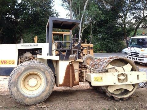 รถบด อิงเกอร์โซแลนด์ SD100D. S/N163218. สองเปลือก หนามหุ้มเรียบ เอกสารพรัอมราคา1,350,000