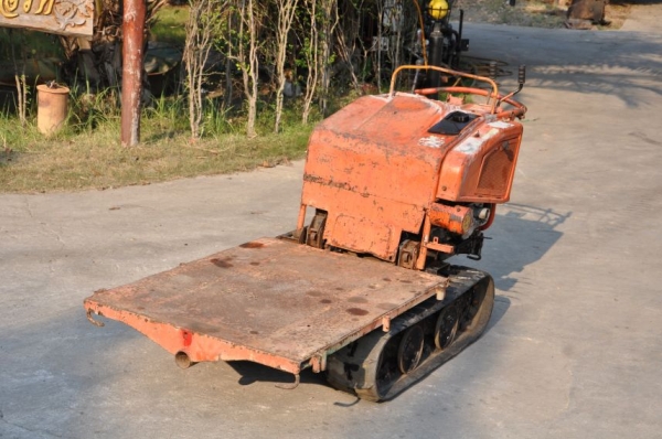 ขายรถบรรทุก ตีนตะขาบKUBOTA ดีเซล มีเกียร์ สภาพ เดิมญี่ปุ่น อะเนคประสงค์18,000เท่านั้น!!